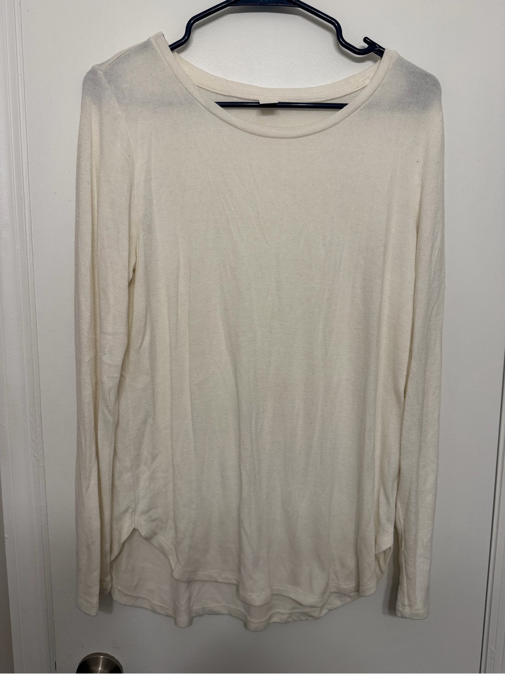 Old Navy Cream Long-Sleeve Scoop Neck Top